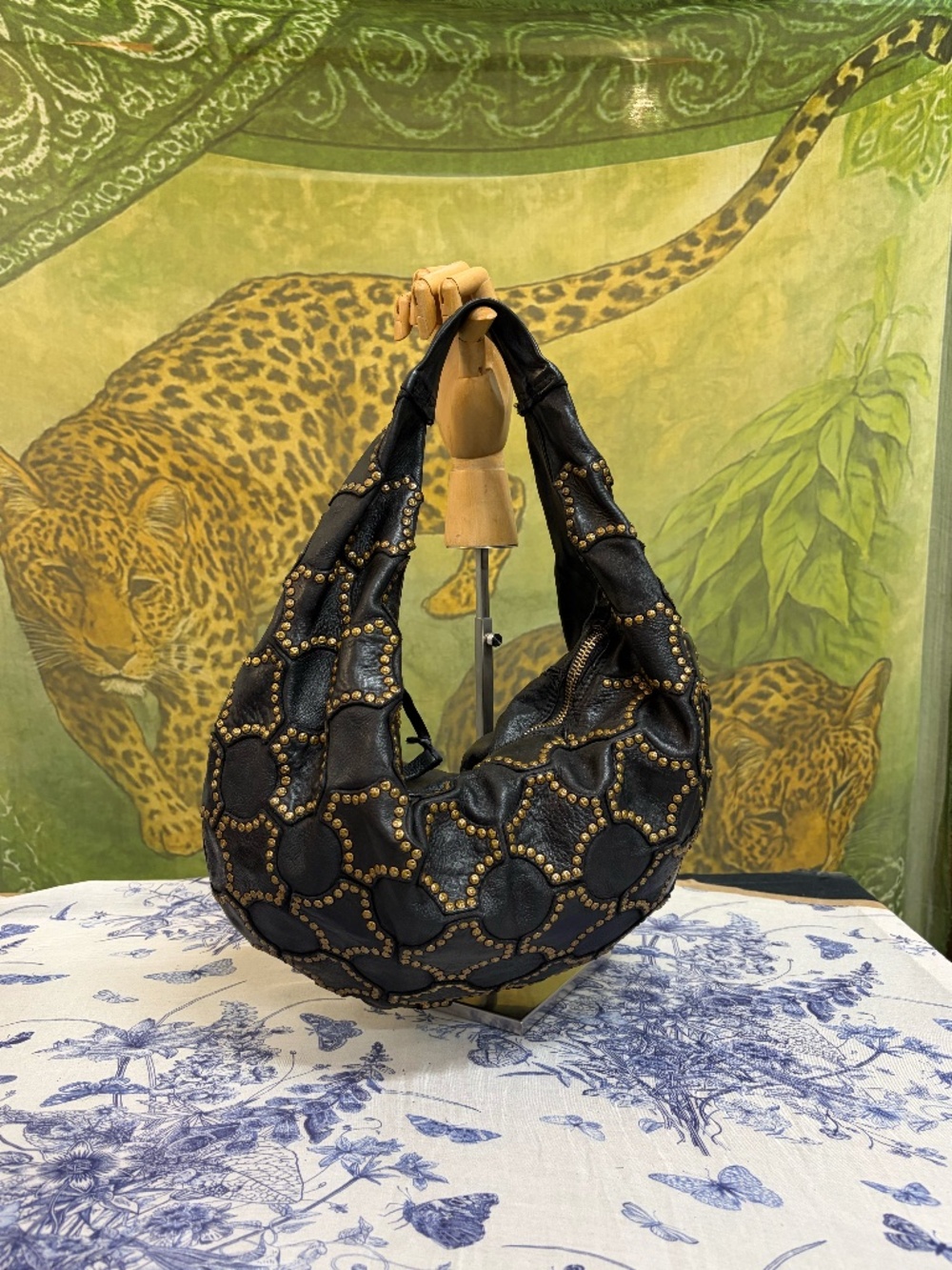 Campomaggi Marisa Gold Studded Leather Shoulder Bag in Nero